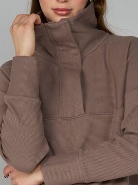 NWT Ribbed Quarter Zip Scuba Pullover, size XS Sand